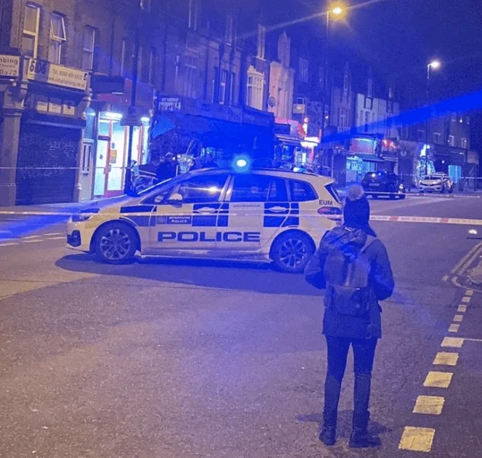 Man in 20s Stabbed on Brockley Road Lewisham – Stable After Knife Attack, Police Hunt Suspects