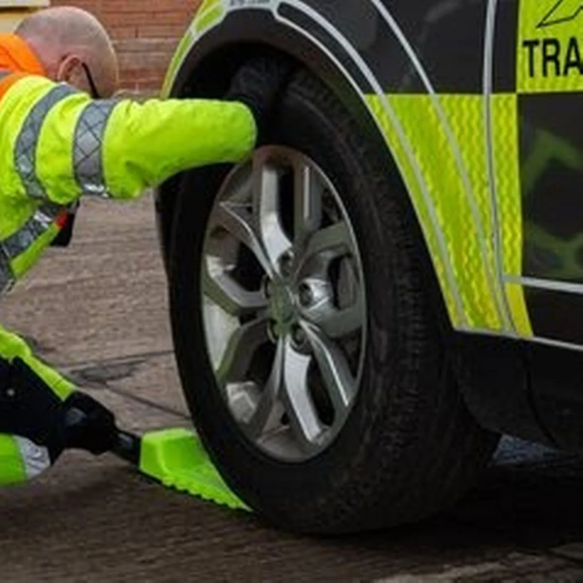£200k Upgrade Speeds Up Motorway Breakdowns – New ‘Slippery Jims’ Rescue EVs Fast!