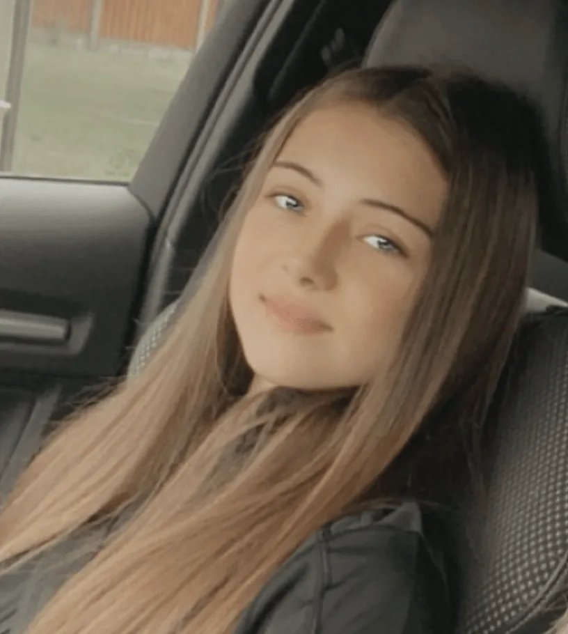 Can you help us find a missing girl from Oldham?