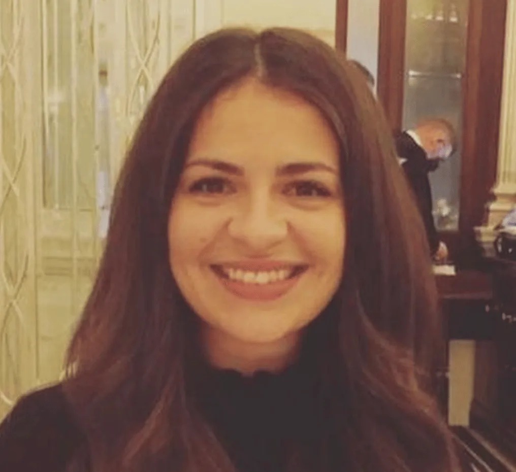 A 33-year-old ‘caring, generous’ woman died after being hit by a bus in East London because the traffic lights did not give her enough time to cross, a coroner ruled