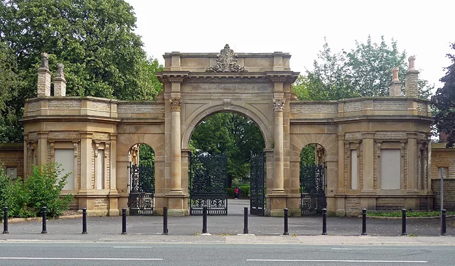 Sex Offender Exposed Himself to Girls Near Swindon’s Gorse Hill Park – Police Urge Witnesses to Come Forward