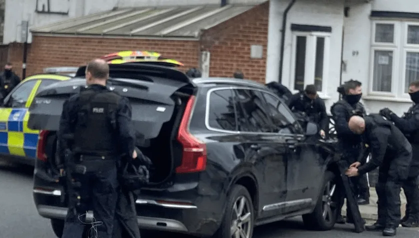 Gunpoint Robbery in Walthamstow Sparks Armed Police Chase – Two Men Arrested