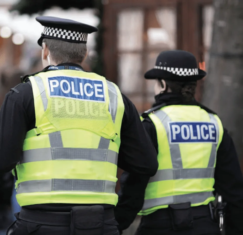 Stabbing Shock in Walthamstow as Injured Man Turns Up at Hospital – Police Launch Hunt for Witnesses