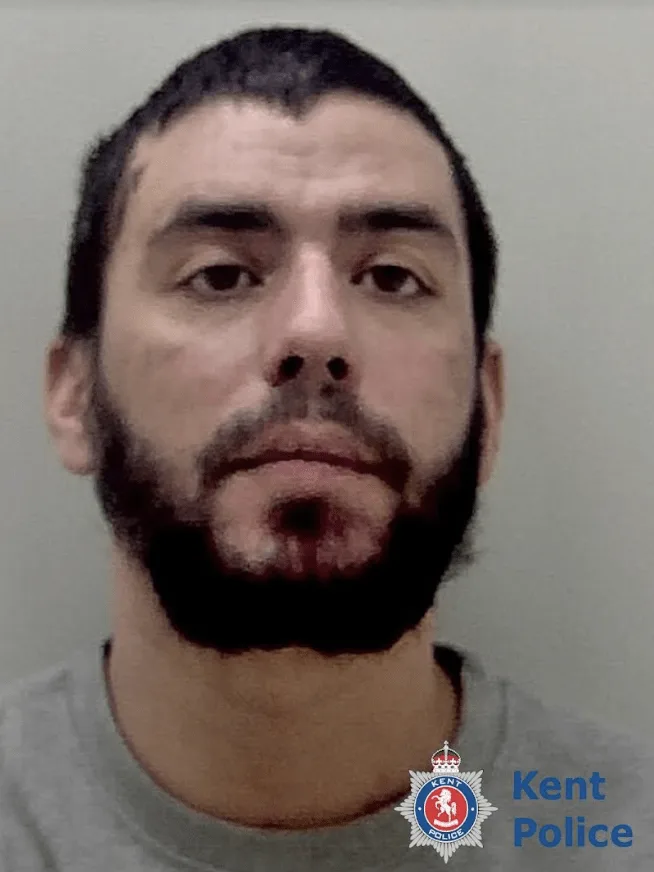 Knife-Wielding Drunk Hijacks Delivery Van on London Road – Six Years Jail for Jimmy Lee