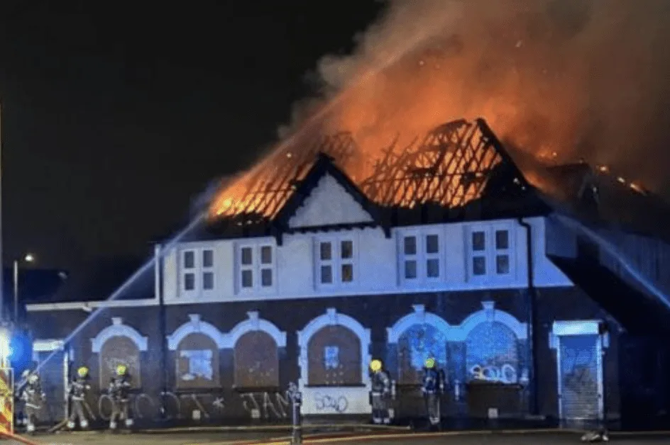 Dagenham’s Derelict Ship & Anchor Pub Razed by Fire – Police Rule Out Suspicious Cause