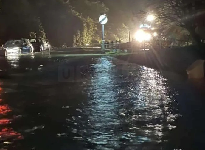 Devastating Floods Swamp Littlehampton and Newhaven – Firefighters Race to Save Homes