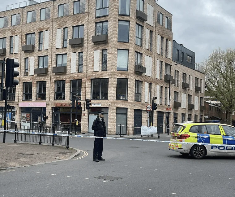 Teen, 17, Hospitalised After Multiple Stab Wounds in Bermondsey Attack – Police Appeal for Witnesses