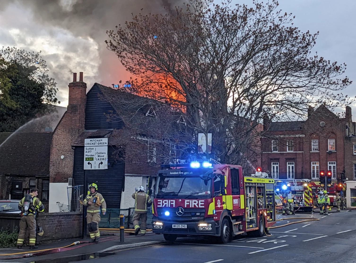 Massive Fire Engulfs Derelict Burn Bullock Pub in Mitcham – Firefighters Bring Blaze Under Control