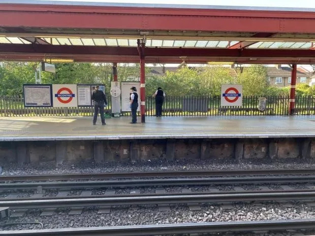 Becontree Station Shutdown After Blood Found – Police Confirm Not Human Tissue