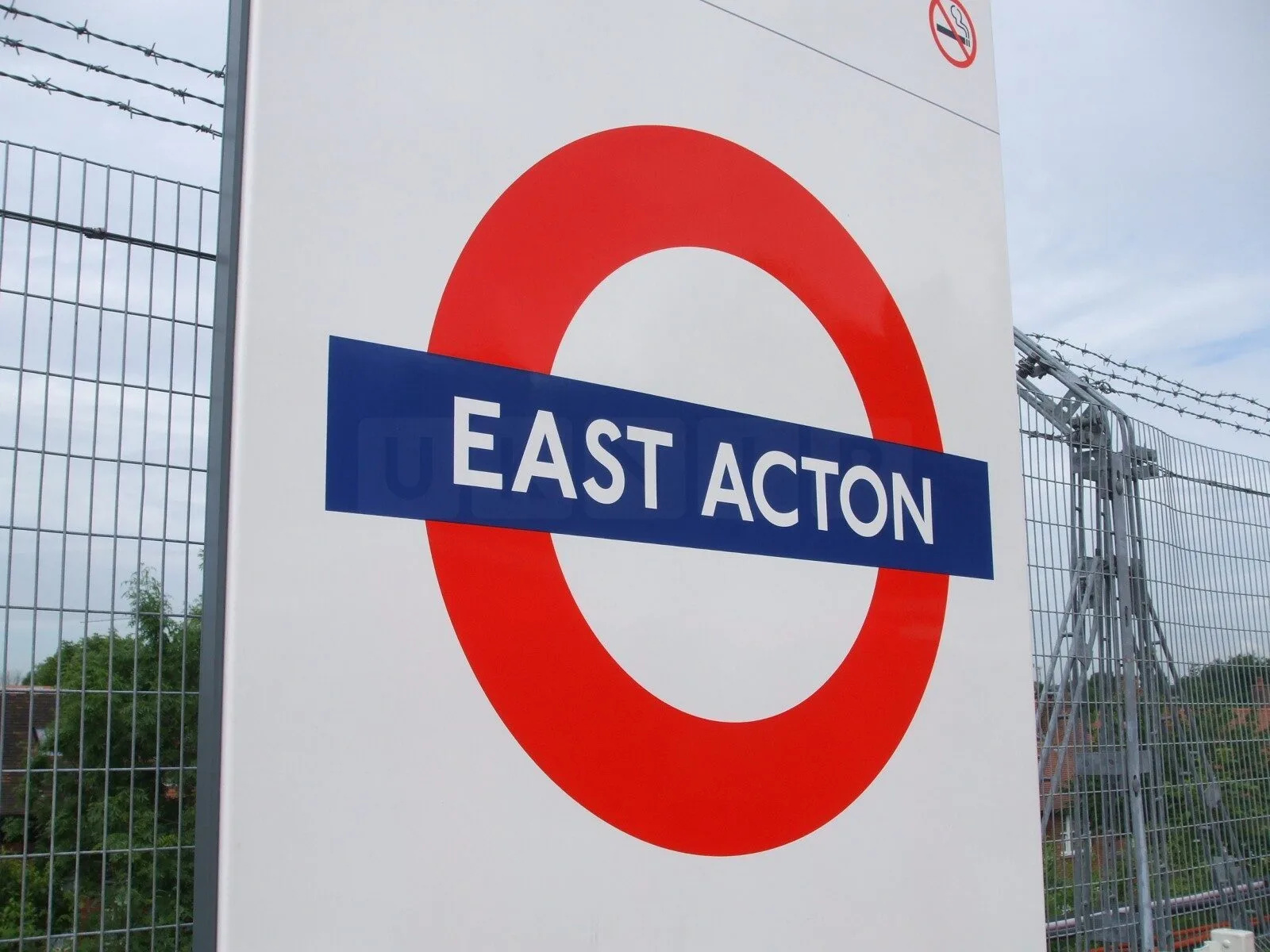 Man in 40s Arrested After Young Man Dies on East Acton Tube Tracks – Police Urge Witnesses to Come Forward