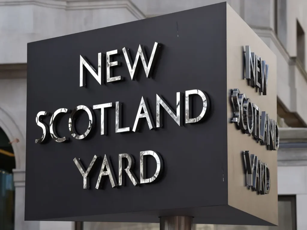 Police officer would of been sacked after striking Teenager while attempting to obtain her mobile phone