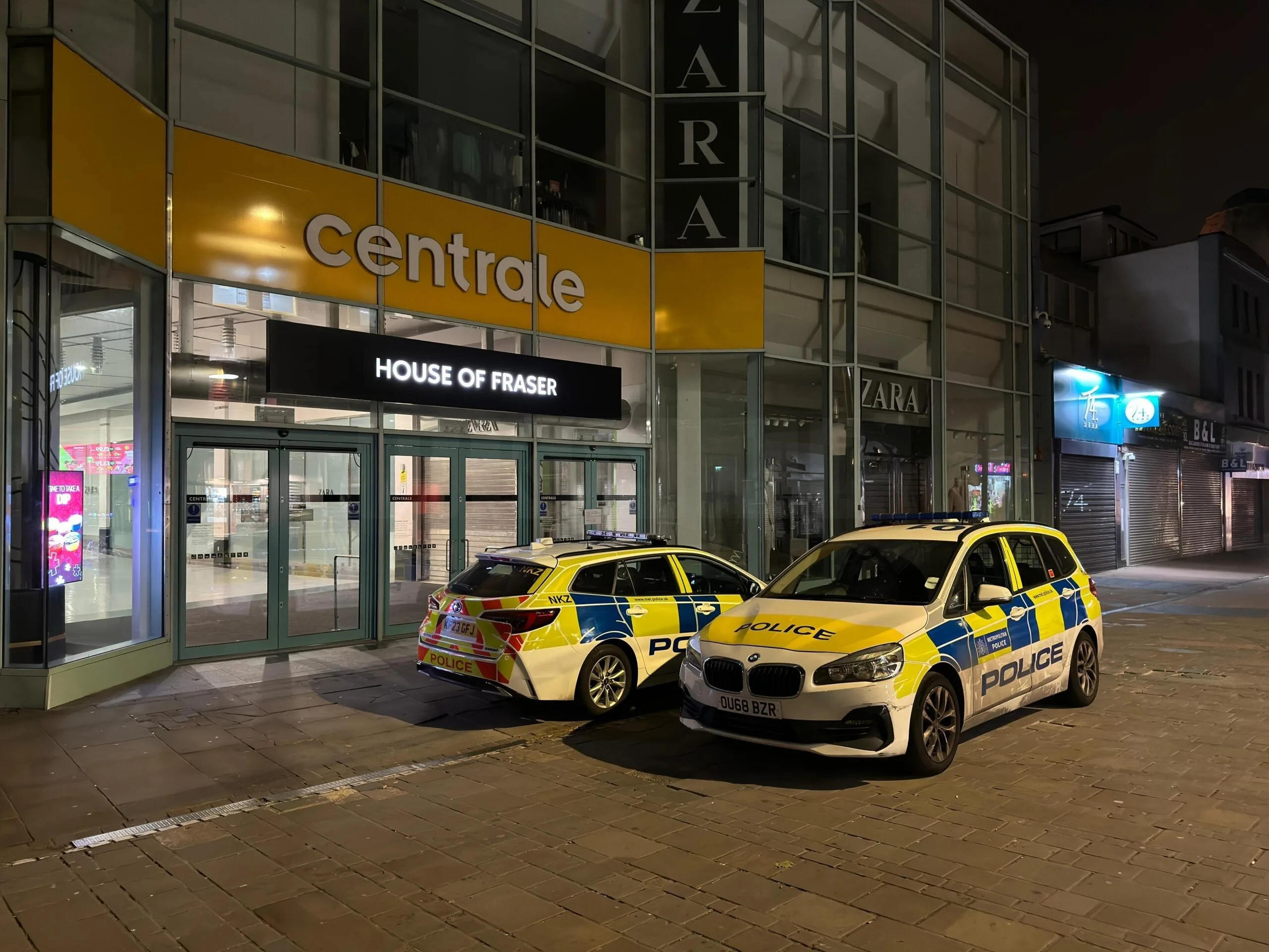 Man Stabbed in Croydon Shopping Centre Drama; Victim Arrested Over Weapon and Theft Charges