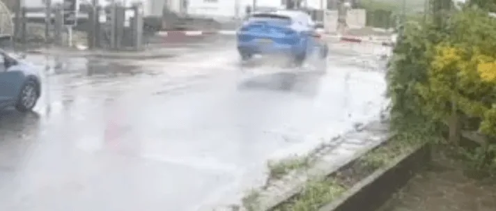 High-Speed Police Chase Ends in Smash at Berwick Station – Alfa Romeo Crashes, Driver Flees