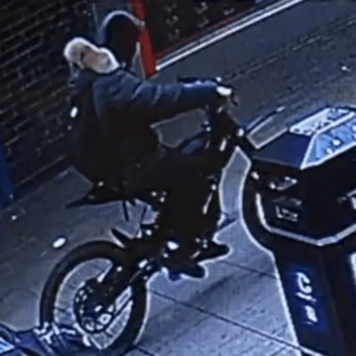 Masked Teen Armed with Knife Robs Trio in Broadfield Barton Crawley – Police Launch Urgent Hunt