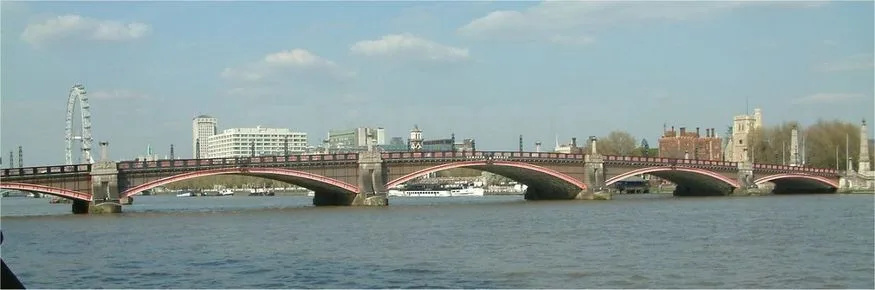 Man Hospitalised as Lambeth Bridge Shuts Amid Welfare Concern Emergency
