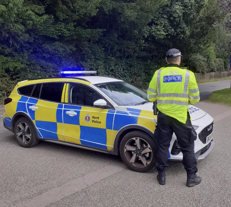 Woman Assaulted in Swindon Burglary – Police Urge Dashcam Footage from Sevenoaks Area to Catch Suspect