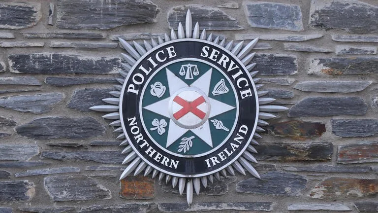 Vandals Shatter 11 Car Windscreens at Lisburn Road Hospital – Police Hunt Witnesses
