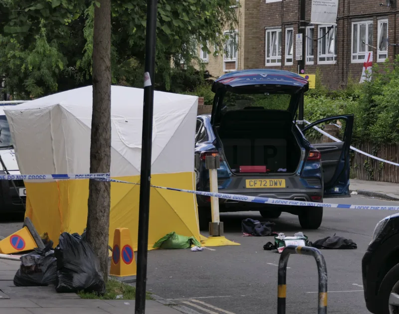 19-Year-Old Fatally Stabbed in Finsbury Park – No Arrests as Police Appeal for Witnesses