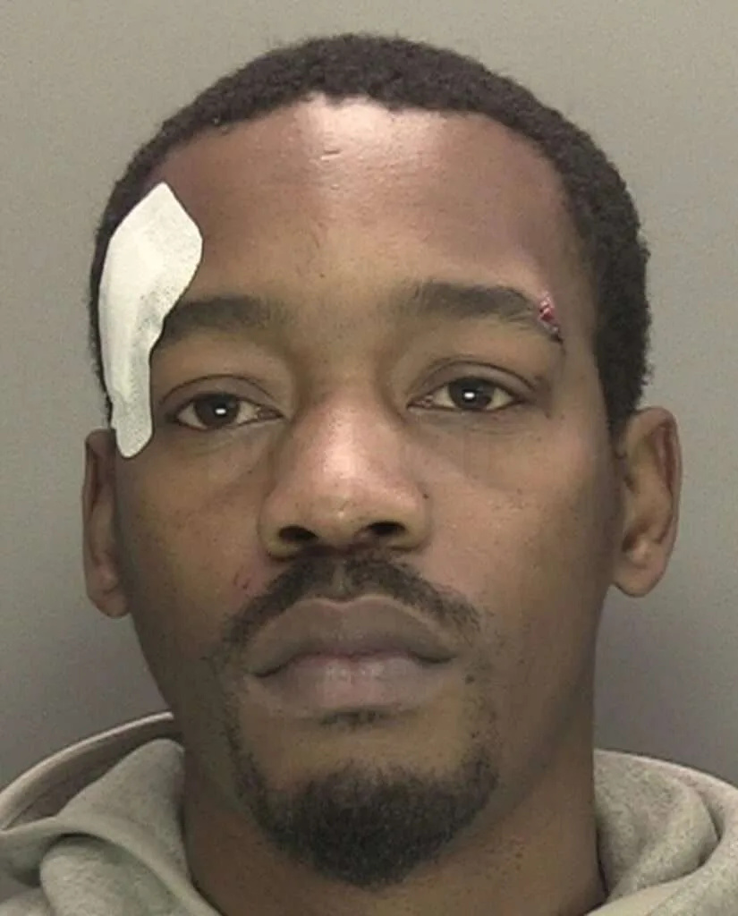 Crawley County Lines Dealer Omar Shackleton Jailed 3 Years for Heroin and Offensive Weapon Charges