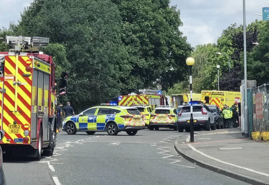 Child Injured in Gravesend Crash on Coldharbour Road – Police Appeal for Witnesses