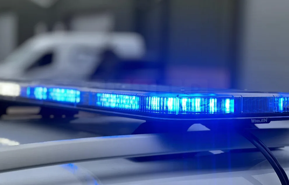 Knife-Wielding Gang Sparks Panic in Bromley High Street Attempted Robbery – Police Launch Hunt