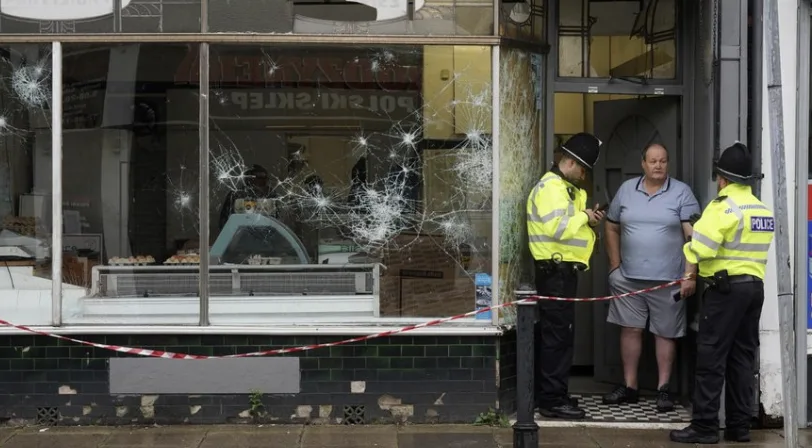 Gunfire Erupts in Busy Walworth Children’s Park – Families Terrified, Police Investigate