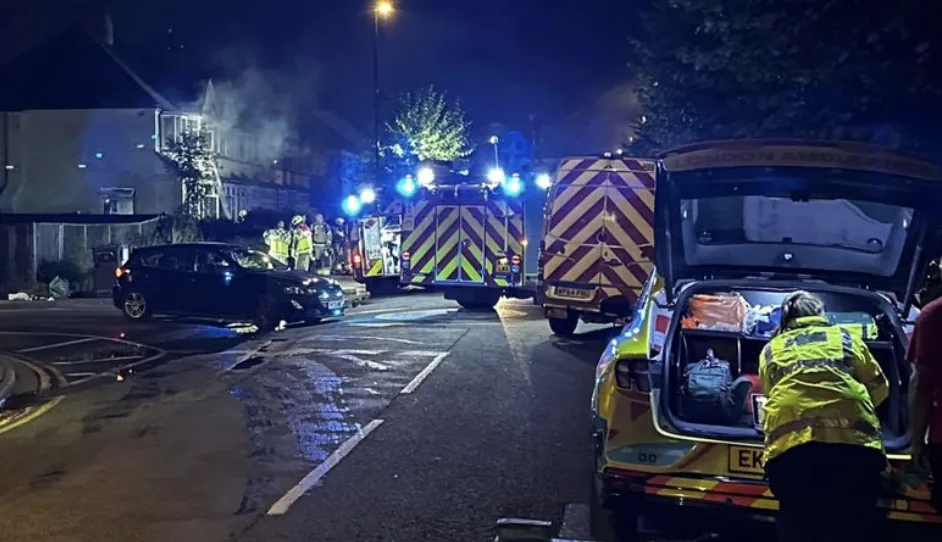 Croydon Fire Forces Dozens from Homes as Blaze Devastates Derelict House – No Injuries Reported