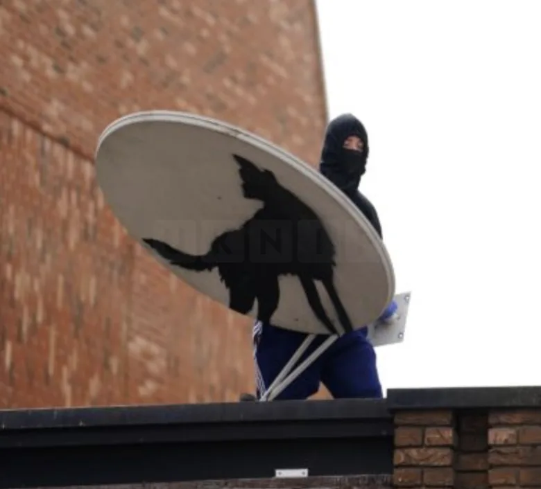 Banksy’s New Wolf Stencil Snatched from Peckham Rooftop Less Than an Hour After Reveal
