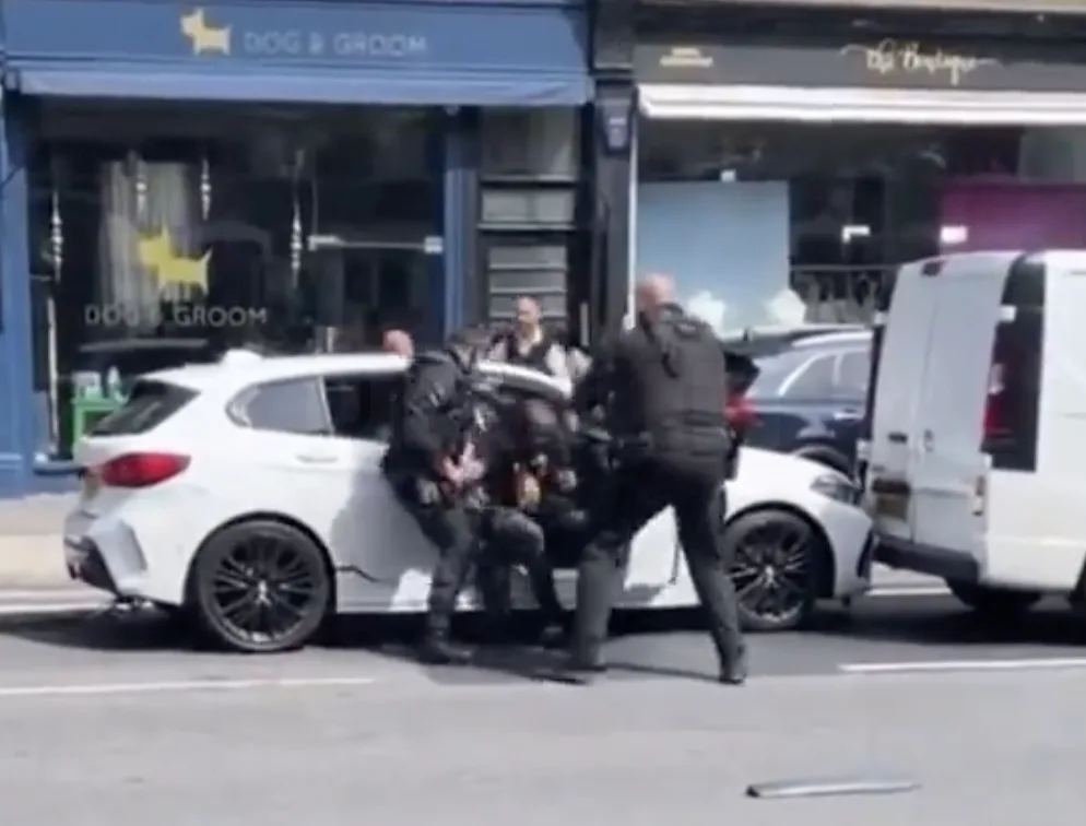 Armed Police Use Spike Strips to Stop Fleeing Driver After Wandsworth Bridge Crash