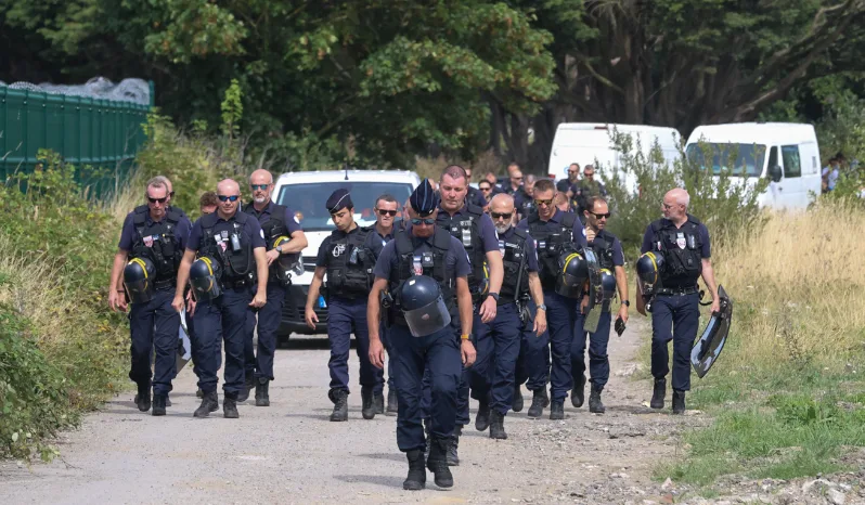 Gunfire Erupts at Dunkirk Migrant Camp as Rival Groups Clash Over Channel Crossings