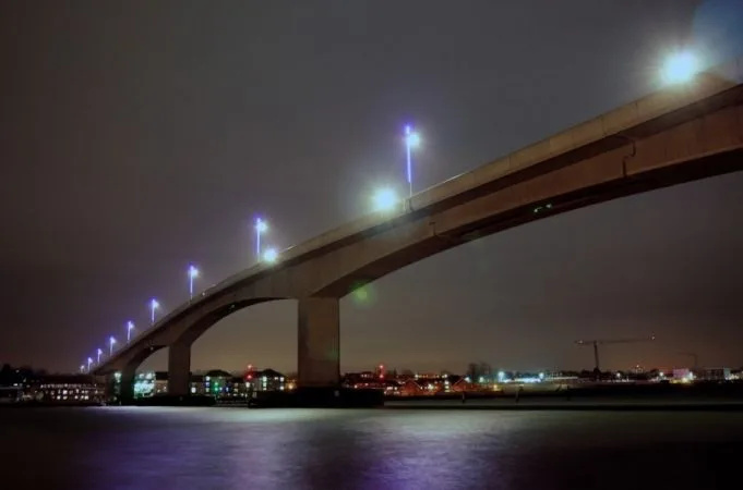 Man in 50s Dies After Motorcycle Hits Pedestrian on Southampton’s Itchen Bridge – Police Appeal for Witnesses