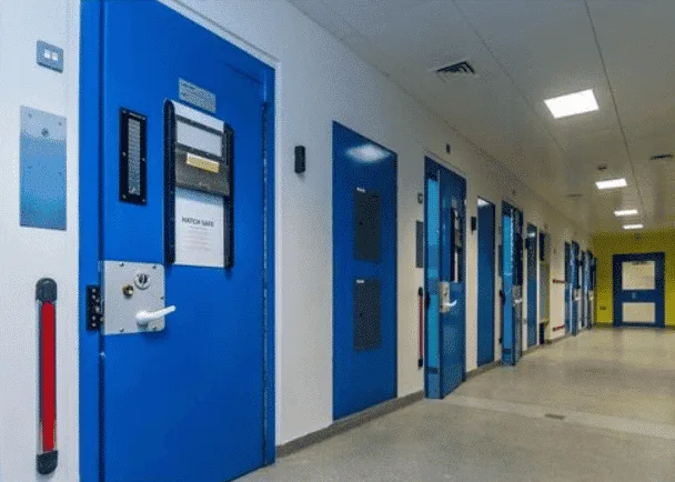 Margate Drug Bust: Two Arrested with Class A Drugs and Cash in Addington Street Raid