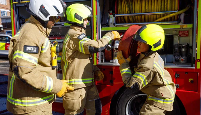 Ilford Lane Shuts After Restaurant Blaze Sparks Major Traffic Chaos – No Injuries Reported
