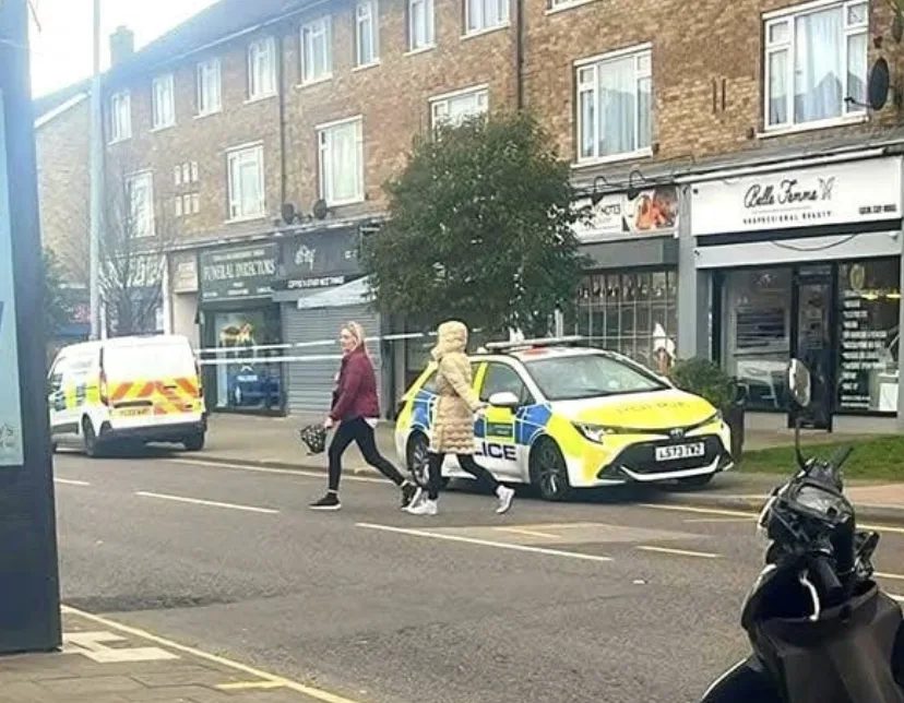 Broad Daylight Robbery on Chingford’s Busy Station Road Sparks Police Hunt