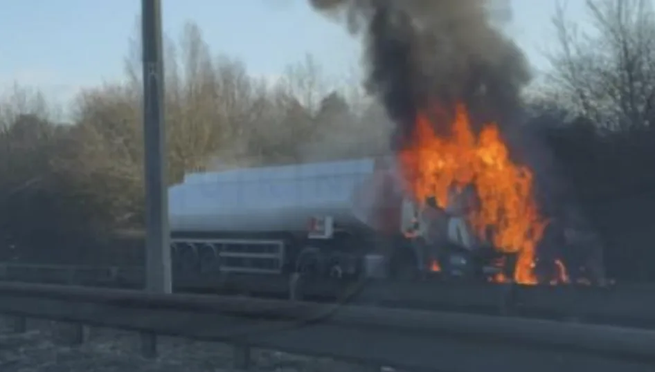 M25 Chaos in Kent: Lorry Fire Sparks Long Delays and Road Closures Between Junctions 4-6