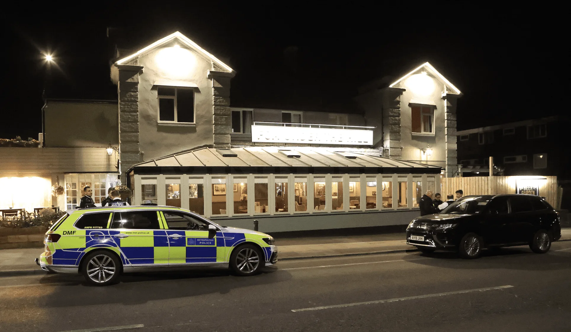 Shooter’s Hill Pub Brawl: Man Hospitalised After Head Injury in SE18 Fight – Police Hunt Suspects