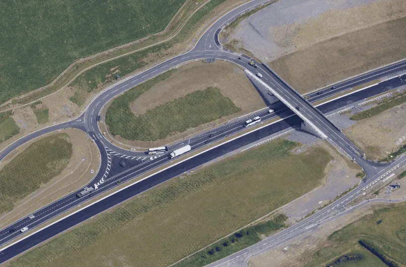Man, 39, Dies After Falling From Bridge Onto A303 Near Mere – Police Urge Witnesses to Come Forward