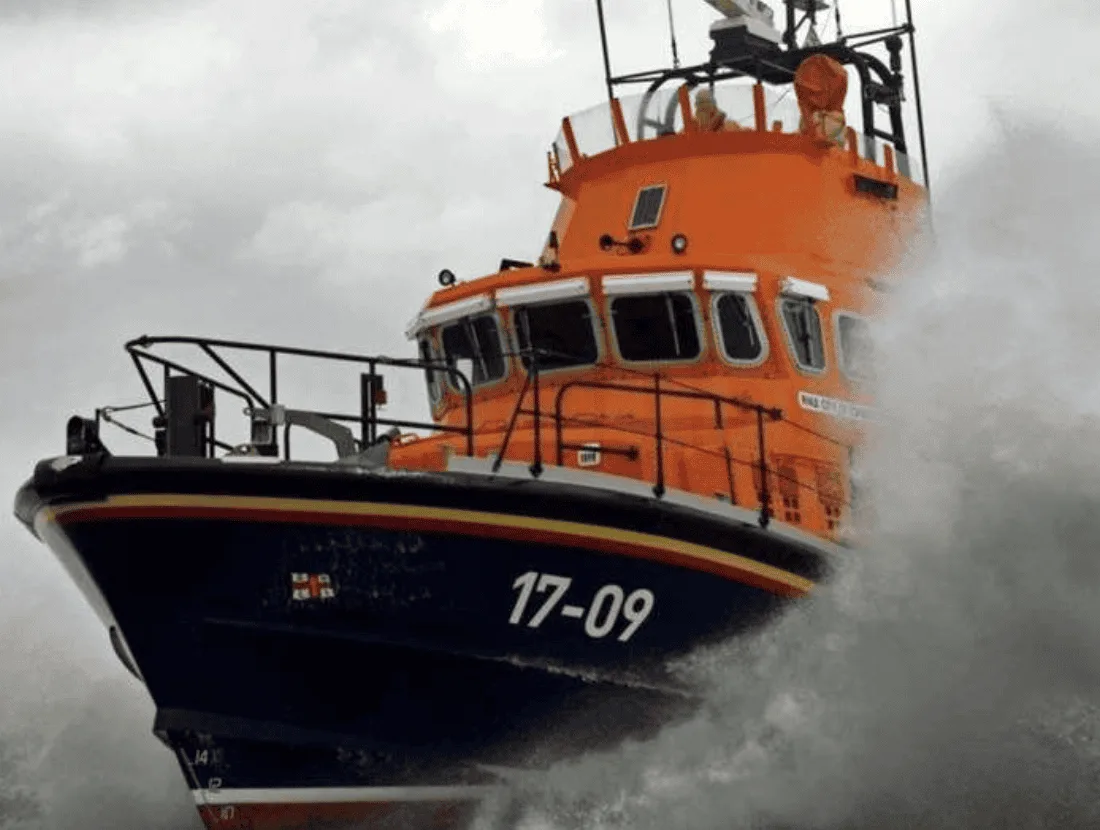 Migrant Dies in Channel Crossing Amid Record 700+ Small Boat Arrivals to UK