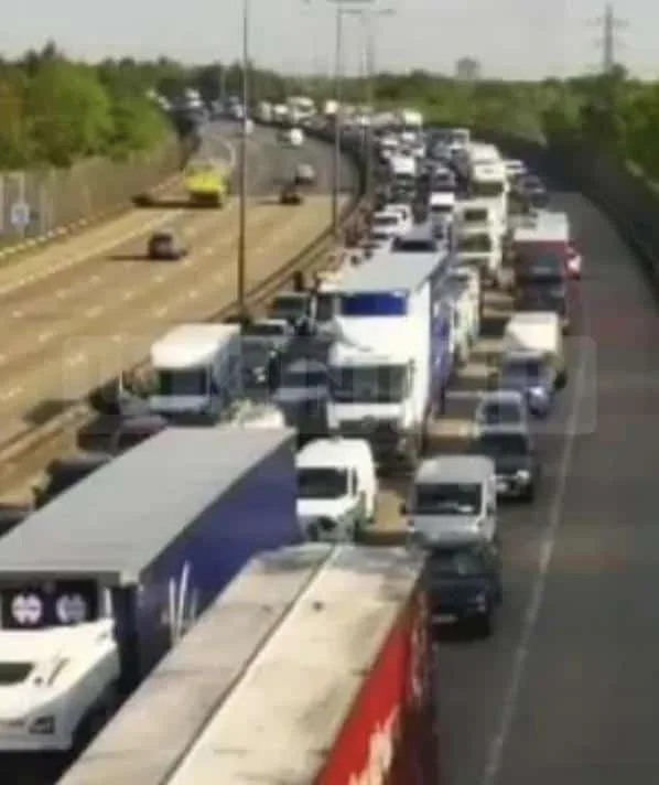 M25 Chaos: Motorbike Crash Between Ottershaw and Wisley Sparks 7-Mile Rush Hour Tailbacks