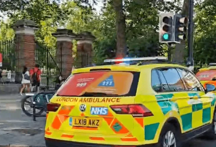 Man Rushed to Hospital After Falling Seriously Ill in Finsbury Park – Not a Stabbing Incident