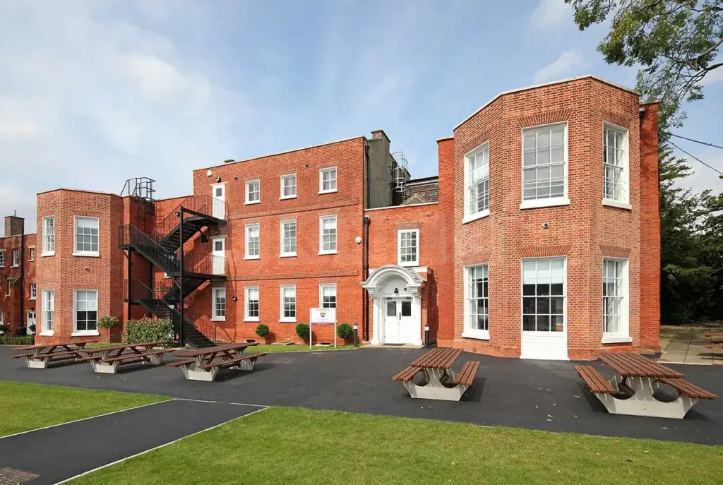 15-Year-Old Student Dies Suddenly After Medical Emergency at Chislehurst School