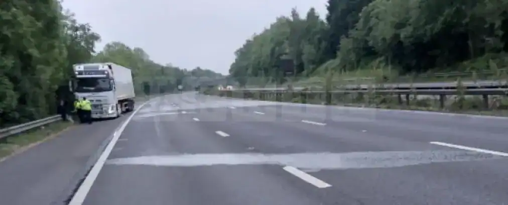 M23 Southbound Shutdown After Early Morning Lorry Crash and Diesel Spill Sparks Chaos Between Crawley and Pease Pottage