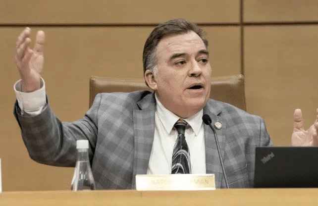 Shock Murder Attempt on Minnesota Leaders: One Dead, Senator Critical After Coordinated Police-Style Shootings – Manhunt Launched