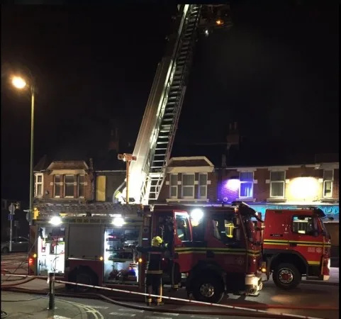 50 Firefighters Tackle Massive Blaze at Former Southampton Blockbuster – No Injuries