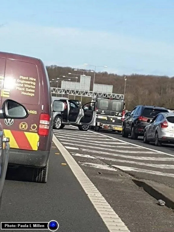 Air ambulance lands at M25 collision