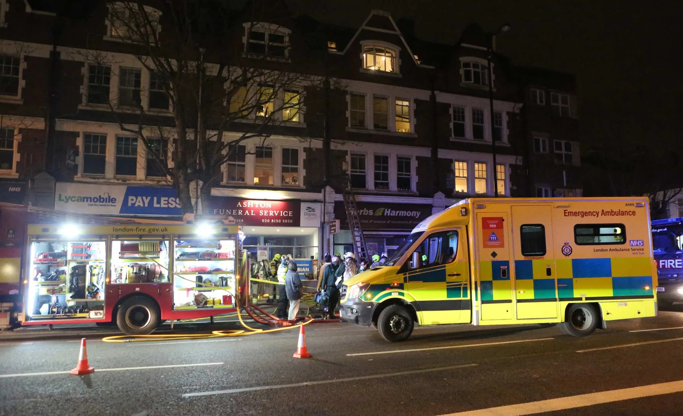 Balham Flat Blaze: Six Fire Engines and 45 Firefighters Rescue Trapped Residents in Kitchen Fire
