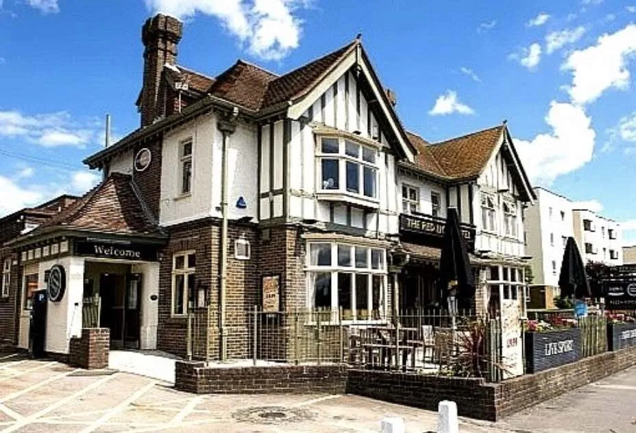 Portsmouth Pub Car Park Stabbing: Man Arrested on Attempted Murder Charges After Brutal Red Lion Brawl