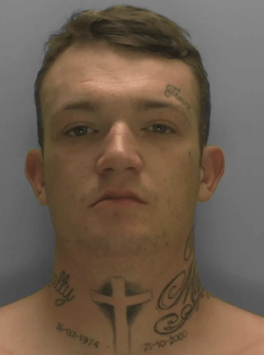 Fugitive Liam Ashton Flouts Bail Again – Police Hunt Dangerous Bognor Man with Distinctive Tattoos