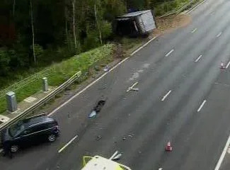 Lorry Rolls on M23 Southbound Near M25 – Severe Delays and Lane Closures Cause Hour-Long Traffic Chaos