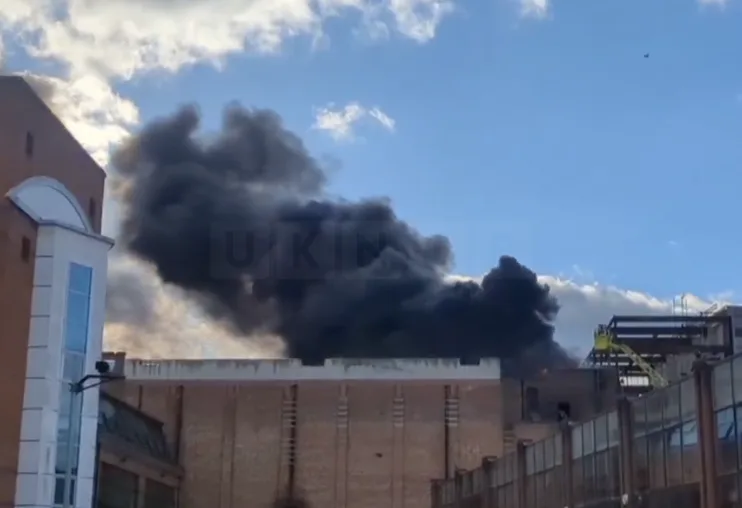 Massive Blaze Destroys Derelict Kingston Cinema as 25 Fire Engines Battle Flames